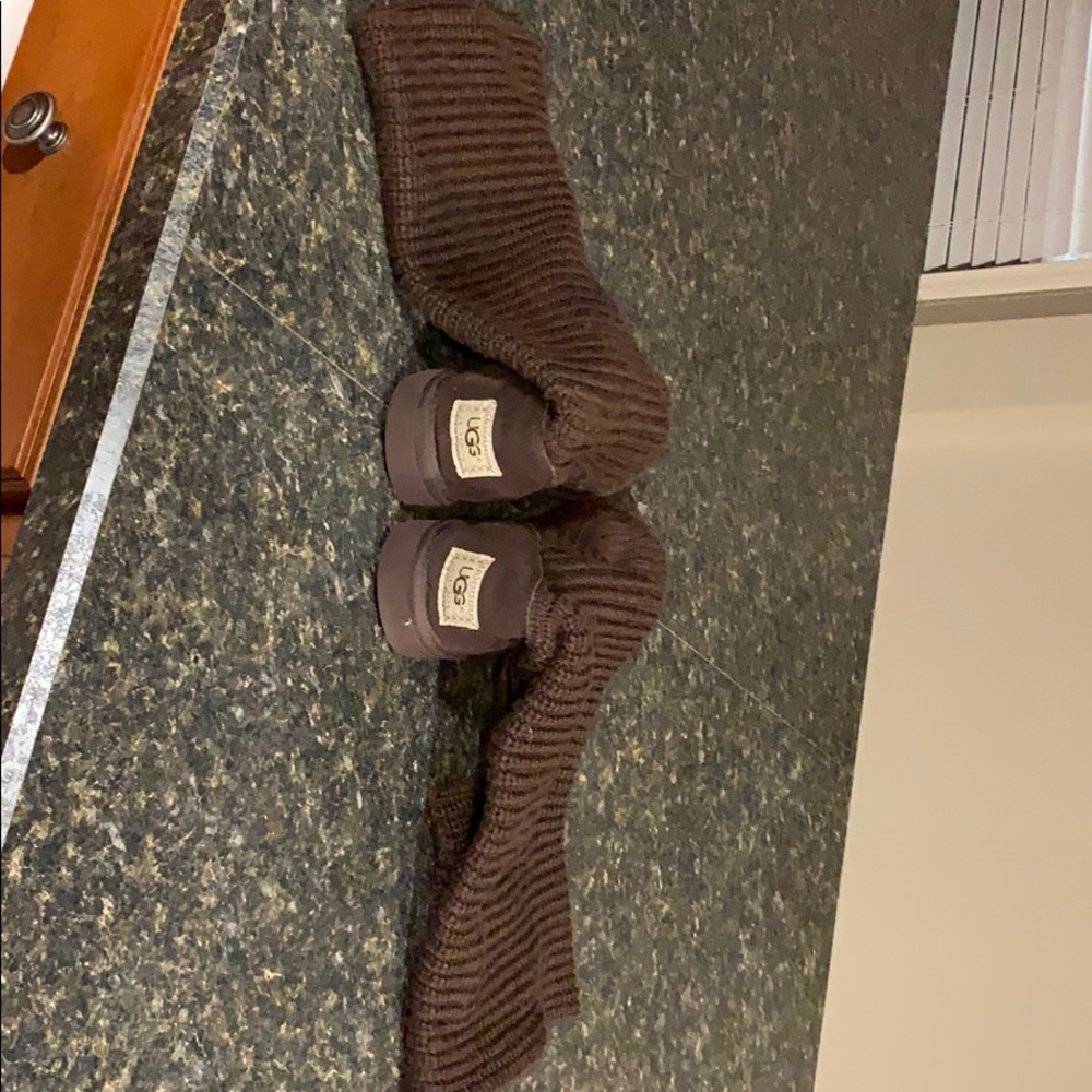 EUC Ugg Knit Boots